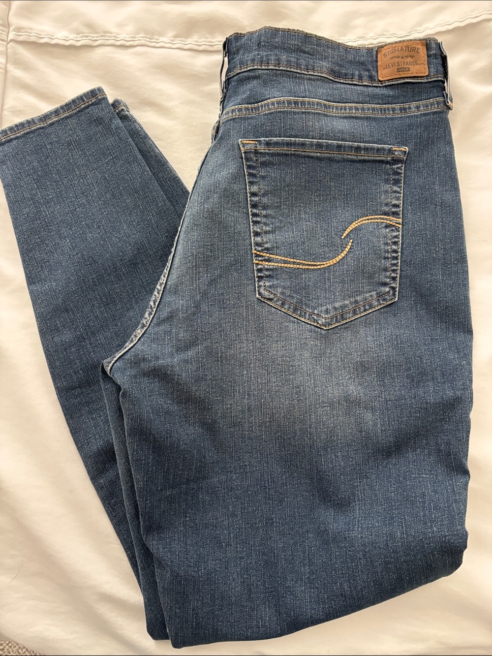 Size 16 Signature by Levi Strauss Women's Mid Blue Skinny Jeans